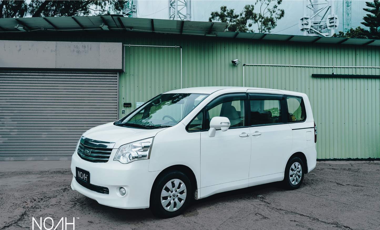 TOYOTA NOAH (B2)